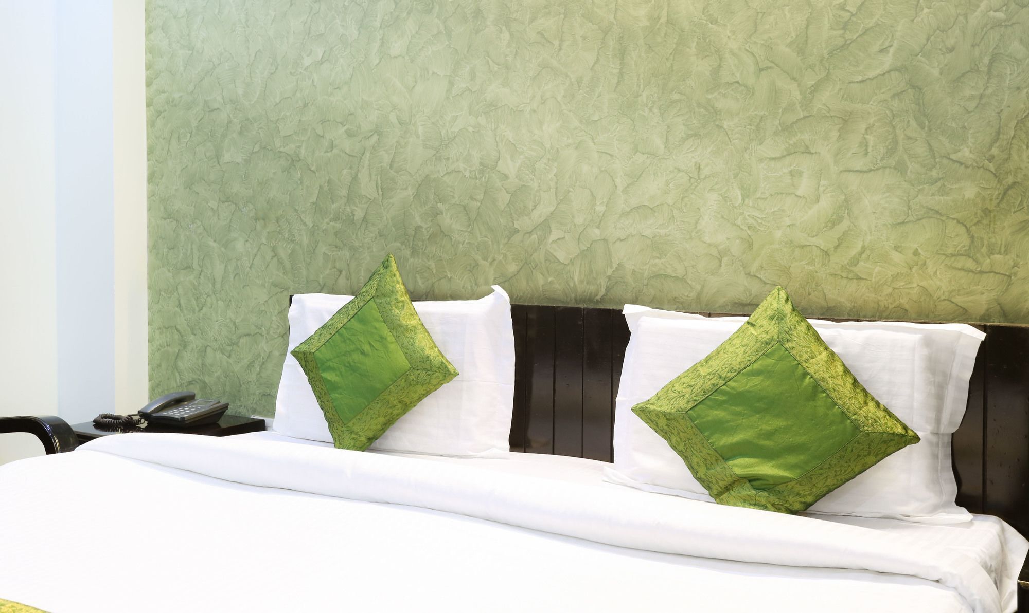 Treebo Trip Sswag 18 Expressway Hotel Noida Ngoại thất bức ảnh