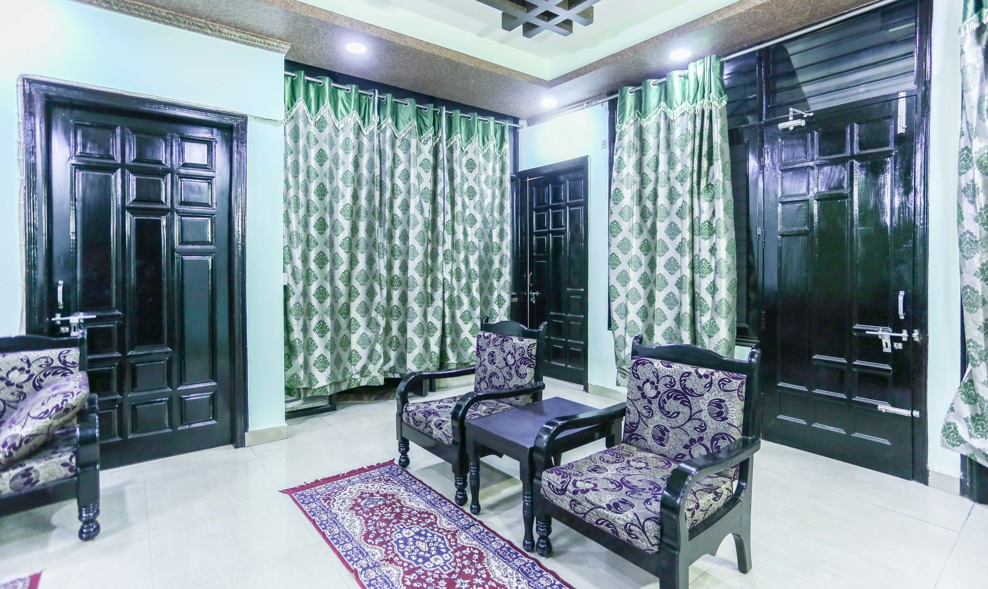 Treebo Trip Sswag 18 Expressway Hotel Noida Ngoại thất bức ảnh